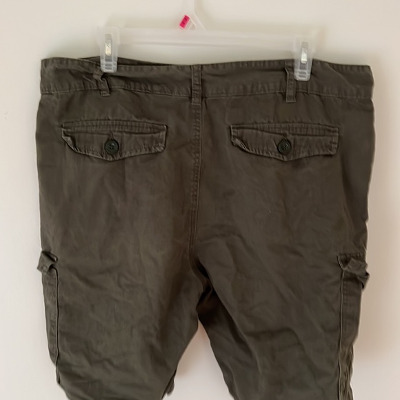 Mountain Warehouse Cargo Shorts size 38 - Picture 2 of 3